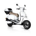 skuter-elektryczny-iamelectric-roma-white-5-kopia-2-800x800.png