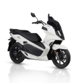 skuter-elektryczny-iamelectric-pcx-e-bialy-1-kopia-800x800.png
